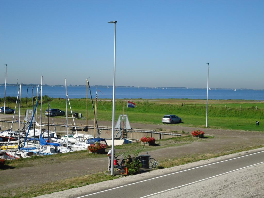 Huize Polderzicht Aan Het Grevelingenmeer Battenoord Luaran gambar
